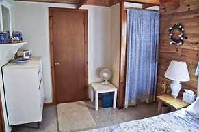 #7 - Northwoods Retreat 3 Bedroom Cabin by RedAwning