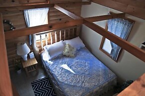 #7 - Northwoods Retreat 3 Bedroom Cabin by RedAwning