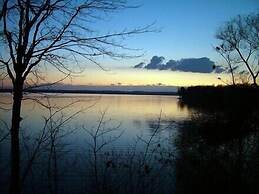 #4 - Loon's Landing 2 Bedroom Cabin by RedAwning