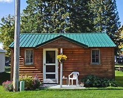 #6 - Casablanca 1 Bedroom Cabin by RedAwning