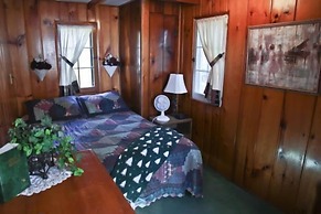 #1 - Cedar Village 2 Bedroom Cabin by RedAwning
