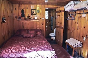 #8 - Mackinac Point 1 Bedroom Cabin by RedAwning