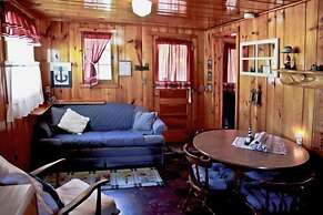 #8 - Mackinac Point 1 Bedroom Cabin by RedAwning