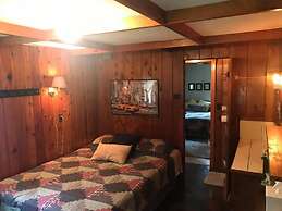 #5 - Times Square 2 Bedroom Cabin by RedAwning