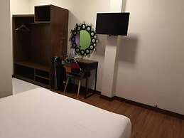 W Hotel Cemerlang