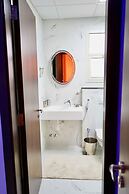 Behlys Airport sunset view Apt