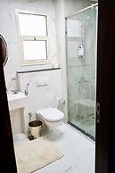 Behlys Airport sunset view Apt