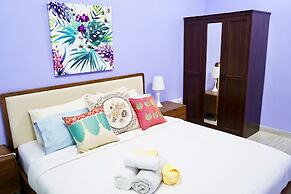 Behlys Airport sunset view Apt