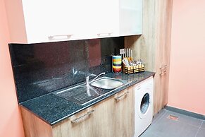 Behlys Airport sunset view Apt