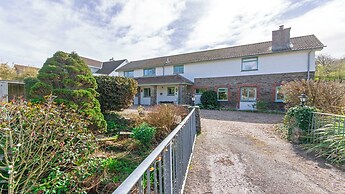 Shippenrill Croyde 6 Bedrooms, Sleeps 14, Hot Tub