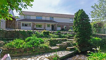 Shippenrill Croyde 6 Bedrooms, Sleeps 14, Hot Tub