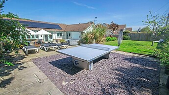 Shippenrill Croyde 6 Bedrooms, Sleeps 14, Hot Tub