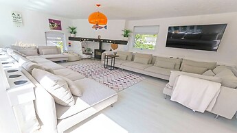 Shippenrill Croyde 6 Bedrooms, Sleeps 14, Hot Tub
