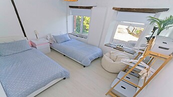 Shippenrill Croyde 6 Bedrooms, Sleeps 14, Hot Tub