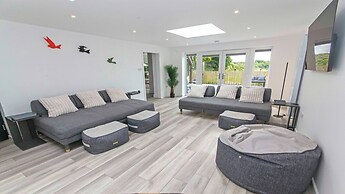 Bag-end House 7 Bedrooms, Sleeps 14, Hot Tub