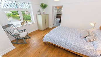 Bag-end House 7 Bedrooms, Sleeps 14, Hot Tub