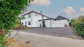 Bag-end House 7 Bedrooms, Sleeps 14, Hot Tub