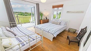 Bag-end House 7 Bedrooms, Sleeps 14, Hot Tub