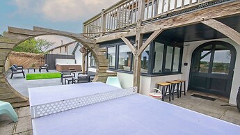 Bag-end House 7 Bedrooms, Sleeps 14, Hot Tub