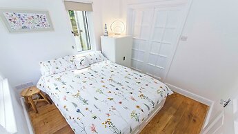 Bag-end House 7 Bedrooms, Sleeps 14, Hot Tub