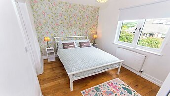 Bag-end House 7 Bedrooms, Sleeps 14, Hot Tub