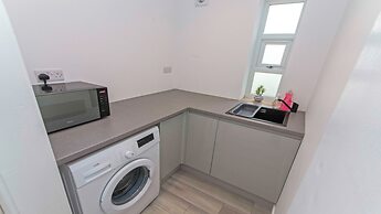 Bag-end House 7 Bedrooms, Sleeps 14, Hot Tub