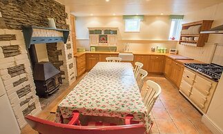 Bridge Cottage Croyde 3-4 Bed, Sleeps 8, Hot Tub