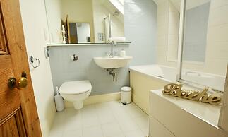 Bridge Cottage Croyde 3-4 Bed, Sleeps 8, Hot Tub