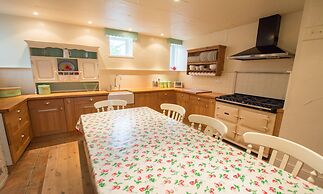 Bridge Cottage Croyde 3-4 Bed, Sleeps 8, Hot Tub