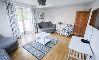 Bridge Cottage Croyde 3-4 Bed, Sleeps 8, Hot Tub