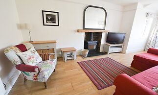 Bridge Cottage Croyde 3-4 Bed, Sleeps 8, Hot Tub