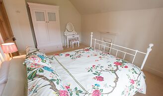 Bridge Cottage Croyde 3-4 Bed, Sleeps 8, Hot Tub