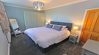 Streamways Nr Croyde 6 Bedroom, Sleeps 12-16, Hot Tub
