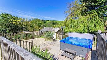 Streamways Nr Croyde 6 Bedroom, Sleeps 12-16, Hot Tub