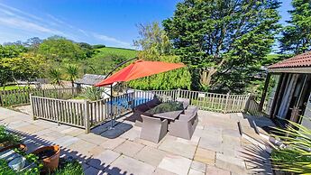 Streamways Nr Croyde 6 Bedroom, Sleeps 12-16, Hot Tub