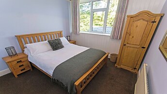 Streamways Nr Croyde 6 Bedroom, Sleeps 12-16, Hot Tub