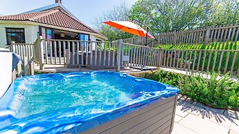 Streamways Nr Croyde 6 Bedroom, Sleeps 12-16, Hot Tub