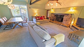 Streamways Nr Croyde 6 Bedroom, Sleeps 12-16, Hot Tub