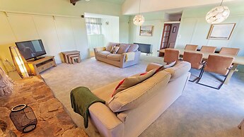 Streamways Nr Croyde 6 Bedroom, Sleeps 12-16, Hot Tub