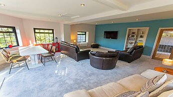 Streamways Nr Croyde 6 Bedroom, Sleeps 12-16, Hot Tub