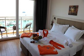 iCom Marina Sea View