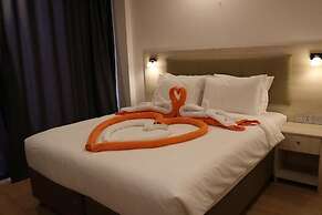 iCom Marina Sea View