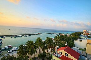 iCom Marina Sea View