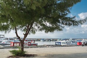 iCom Marina Sea View