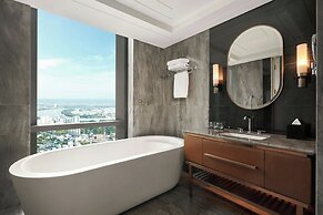 Vinpearl Landmark 81, Autograph Collection