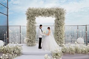 Vinpearl Landmark 81, Autograph Collection