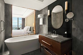 Vinpearl Landmark 81, Autograph Collection