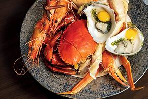 Vinpearl Landmark 81, Autograph Collection