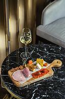 Vinpearl Landmark 81, Autograph Collection