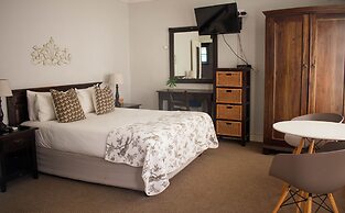 African Sands Bed & Breakfast